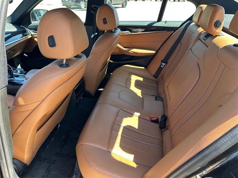 Used 2019 BMW 530i xDrive w/ Convenience Package AWD/4WD image 10