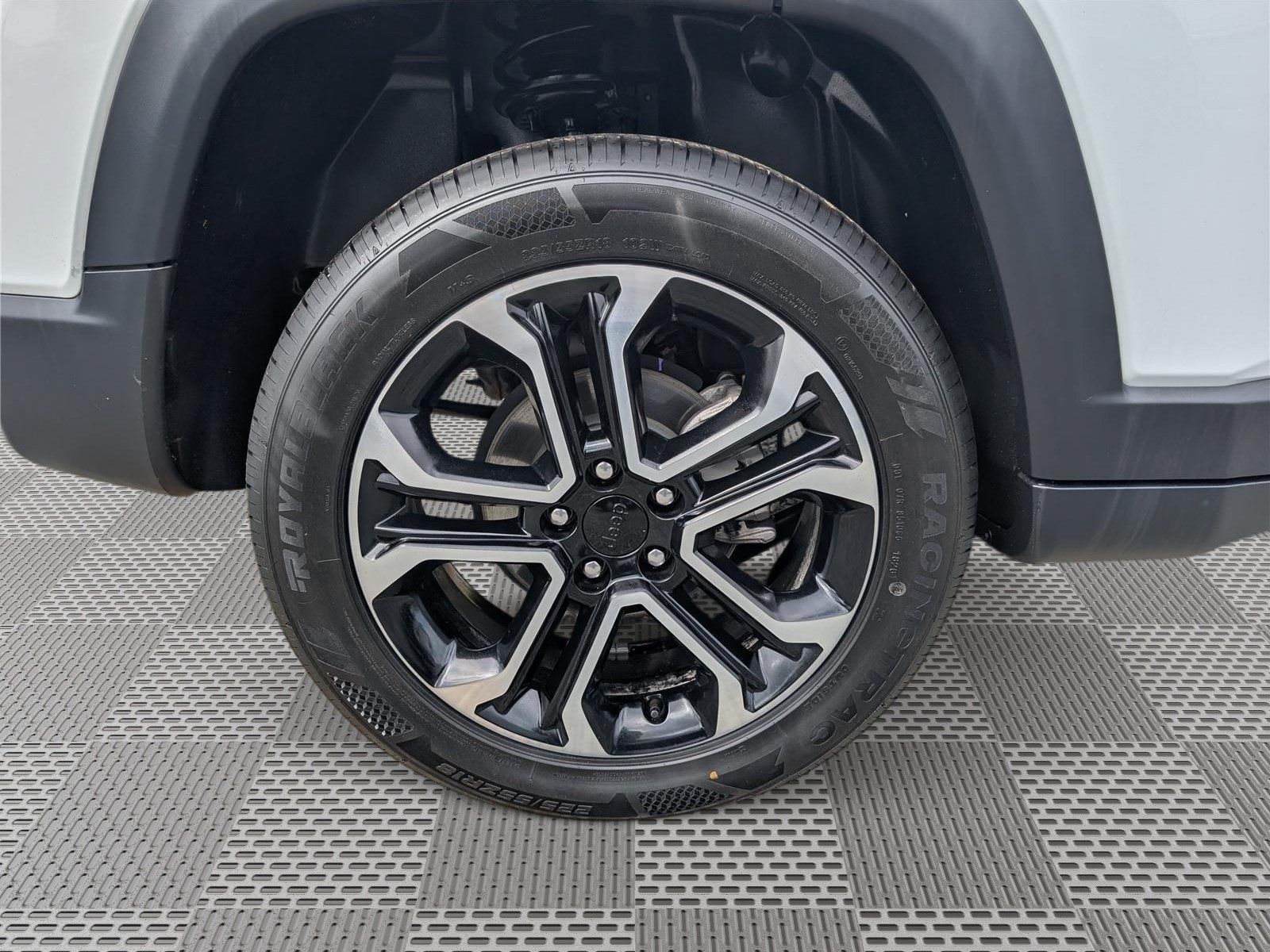 Used 2023 Jeep Compass Limited AWD/4WD image 9