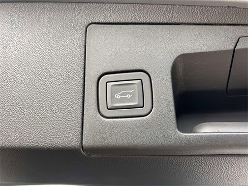 Certified 2025 Cadillac XT5 Premium Luxury image 11