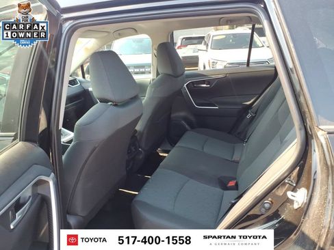 Used 2025 Toyota RAV4 XLE AWD/4WD image 11