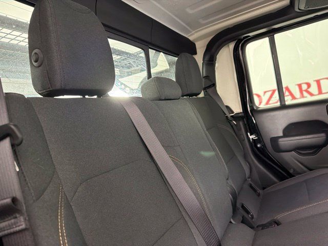 Used 2025 Jeep Gladiator Sport AWD/4WD image 35