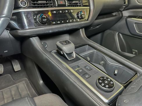 Used 2022 Nissan Pathfinder SL AWD/4WD image 43