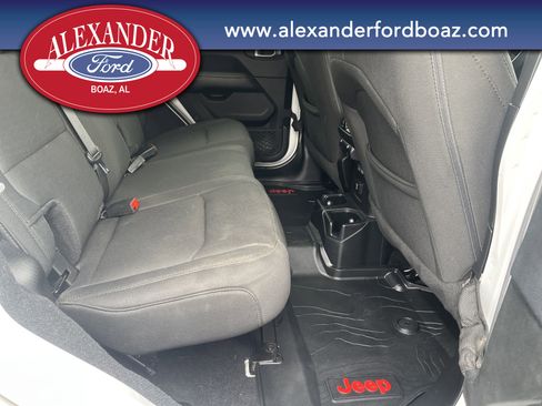 Used 2019 Jeep Wrangler Unlimited Sahara w/ Safety Group image 19