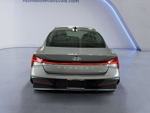 Certified 2024 Hyundai Elantra Limited FWD image 3