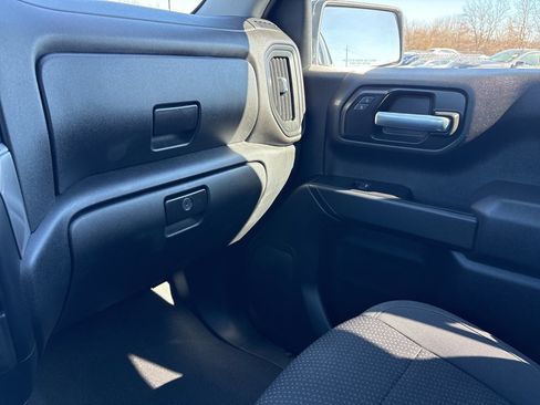 Used 2022 Chevrolet Silverado 1500 Custom image 16