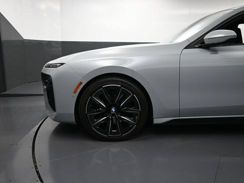 Used 2025 BMW 760i xDrive AWD/4WD image 12