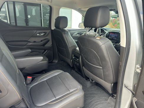 Used 2021 Chevrolet Traverse RS AWD/4WD image 13