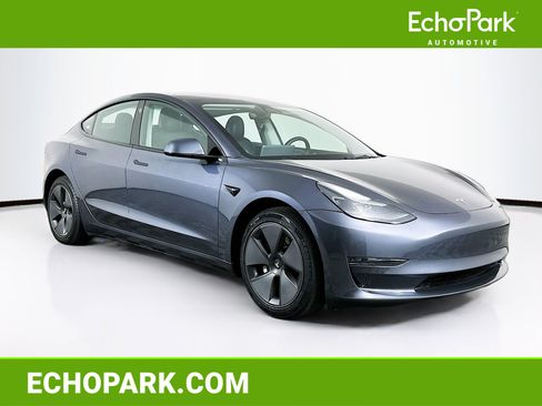 Used 2023 Tesla Model 3 Standard Range image 1