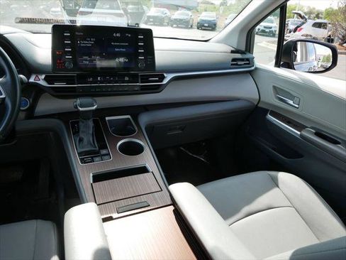 Certified 2024 Toyota Sienna XLE FWD image 14