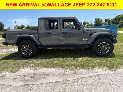 Certified 2020 Jeep Gladiator Overland AWD/4WD image 4