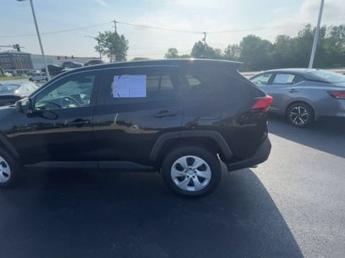 Used 2024 Toyota RAV4 LE AWD/4WD image 7