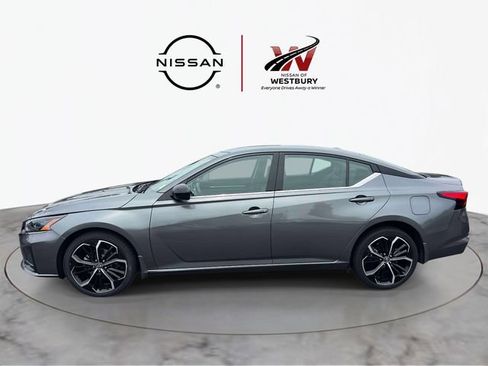 Certified 2023 Nissan Altima 2.5 SR AWD/4WD image 7