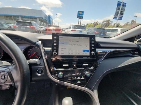 Used 2022 Toyota Camry XSE FWD image 13