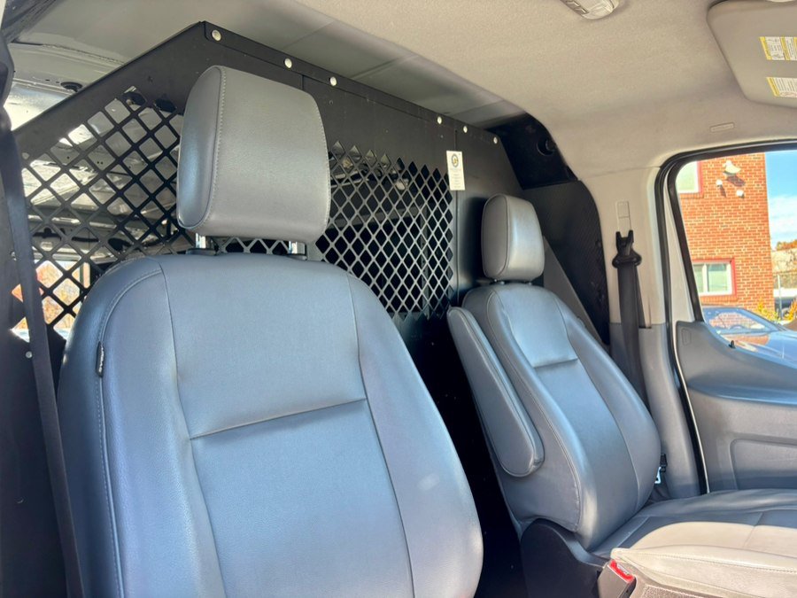 Used 2018 Ford Transit 250 130 Low Roof RWD image 15