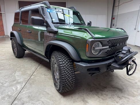 Used 2024 Ford Bronco Everglades image 7