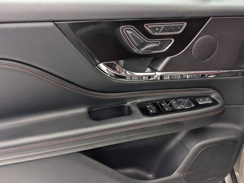 Used 2025 Lincoln Corsair Grand Touring w/ Towing Package image 27