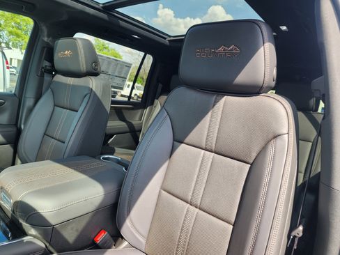 New 2026 Chevrolet Suburban High Country RWD image 22