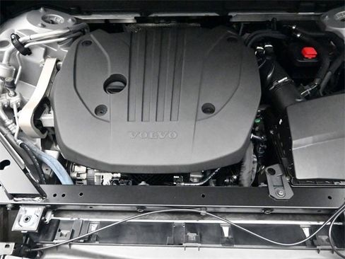 Used 2023 Volvo XC60 B5 Plus w/ Protection Package Premier image 32