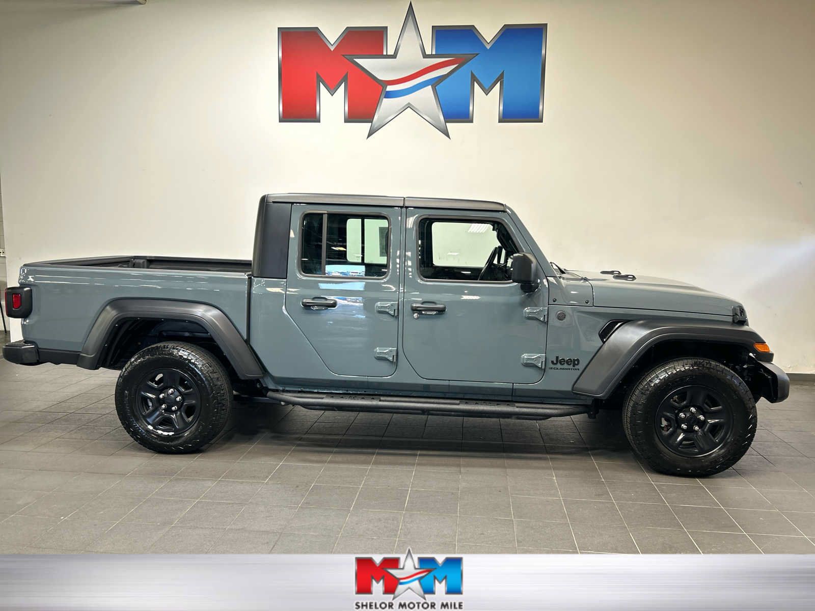 Used 2024 Jeep Gladiator Sport AWD/4WD image 1