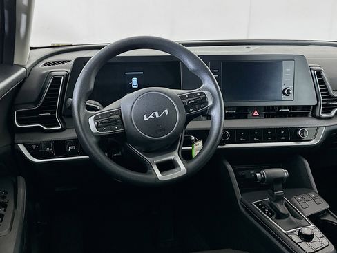 Used 2025 Kia Sportage LX image 17