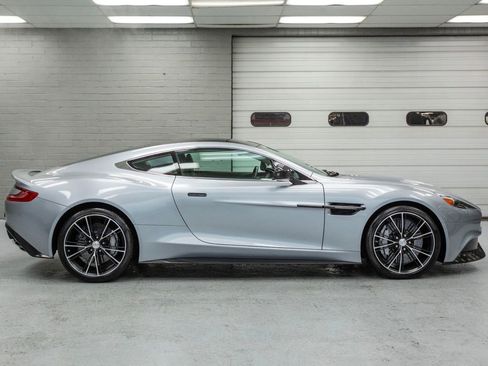 Used 2014 Aston Martin Vanquish Coupe image 3
