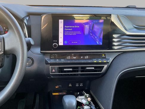 Used 2025 Toyota Camry LE FWD image 7