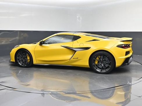 Used 2025 Chevrolet Corvette ZR1 w/ Stealth Interior Trim Package RWD image 10
