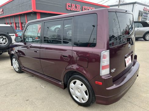 Used 2005 Scion xB image 3