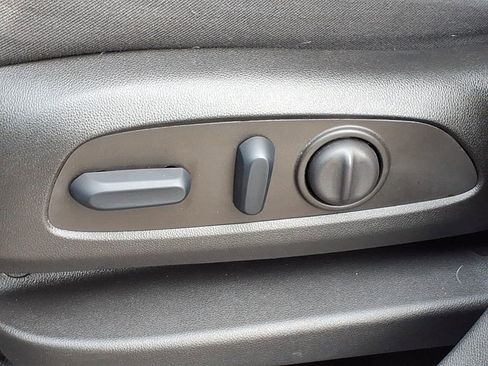 Used 2023 Chevrolet Equinox LS w/ LS Convenience Package image 12