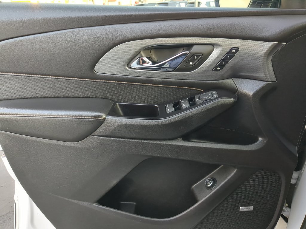 Used 2018 Chevrolet Traverse Premier w/ Driver Confidence II Package FWD image 12