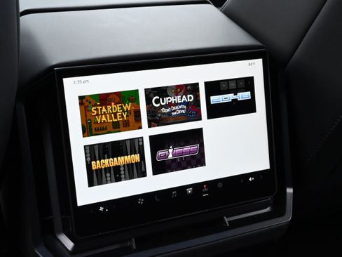 Used 2024 Tesla Cybertruck AWD Crew Cab image 25