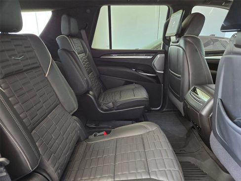 Used 2026 Cadillac Escalade V w/ LPO, ONYX Package AWD/4WD image 31