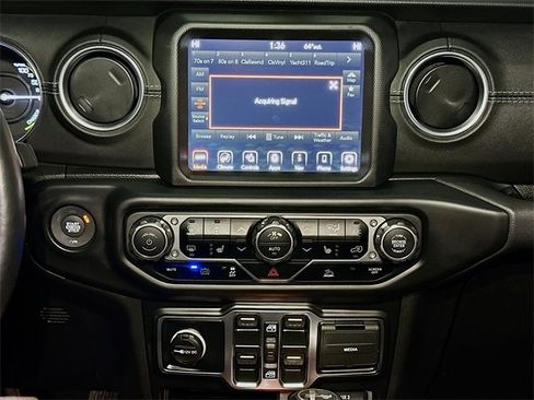 Used 2022 Jeep Wrangler Unlimited Sahara w/ Cold Weather Group image 28