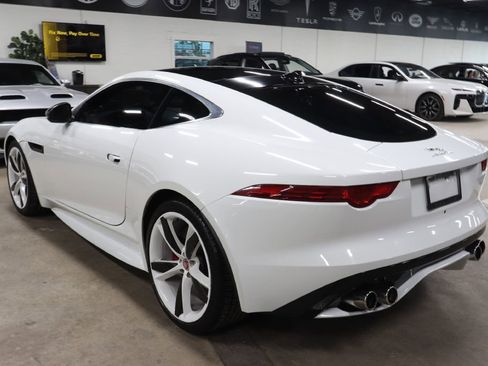 Used 2016 Jaguar F-TYPE R image 3
