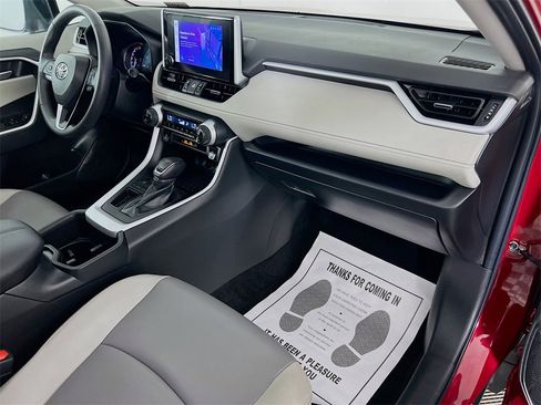 Used 2023 Toyota RAV4 XLE Premium image 30