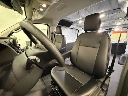 Used 2024 Ford Transit 150 Low Roof RWD image 10