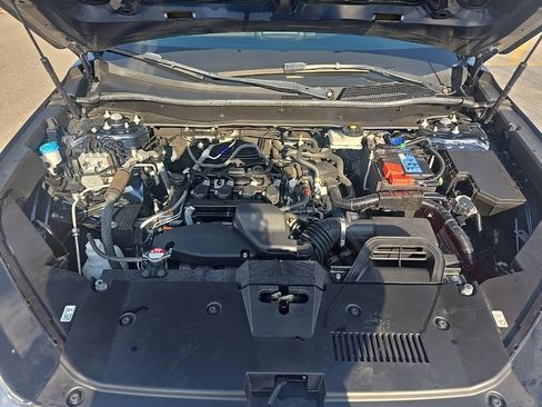 Used 2024 Honda CR-V LX image 13