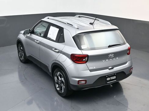 Certified 2025 Hyundai Venue SEL image 20