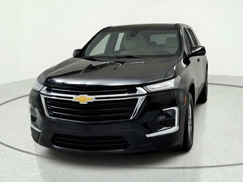 Used 2023 Chevrolet Traverse LS FWD image 8