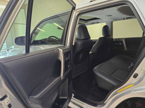 Used 2022 Toyota 4Runner Limited AWD/4WD image 25