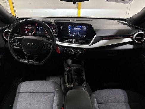 Used 2024 Chevrolet Trax RS FWD image 10