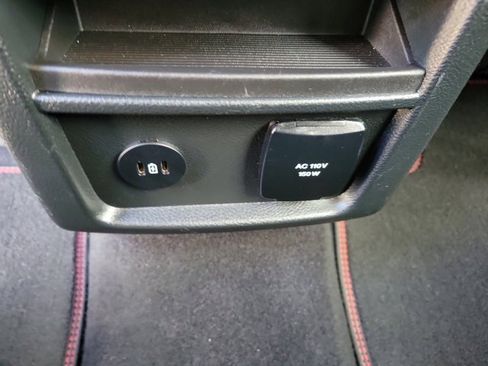 Certified 2023 Ford Edge ST-Line image 16