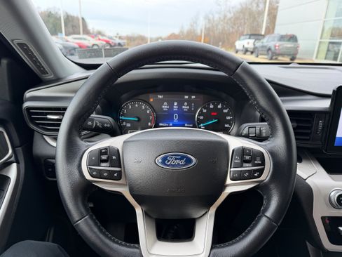 Certified 2023 Ford Explorer XLT image 16