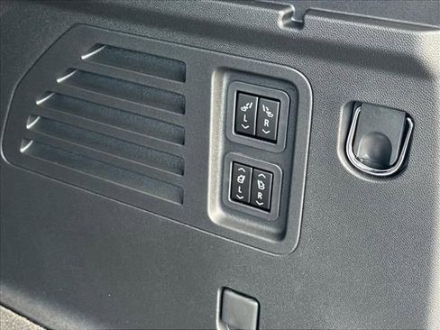 Certified 2026 Buick Enclave Preferred w/ Power Package FWD image 31