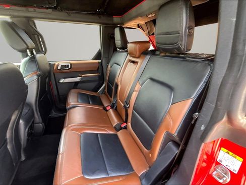 Used 2021 Ford Bronco Outer Banks w/ Sasquatch Package AWD/4WD image 18