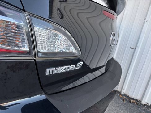 Used 2011 MAZDA MAZDA3 i Touring image 9