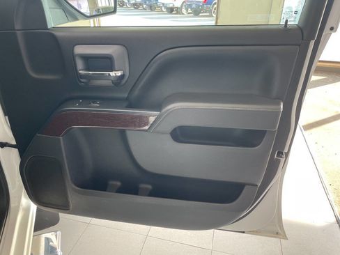 Used 2017 GMC Sierra 1500 SLE image 29