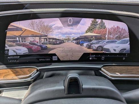 Used 2024 Cadillac Escalade ESV Premium Luxury Platinum AWD/4WD image 12