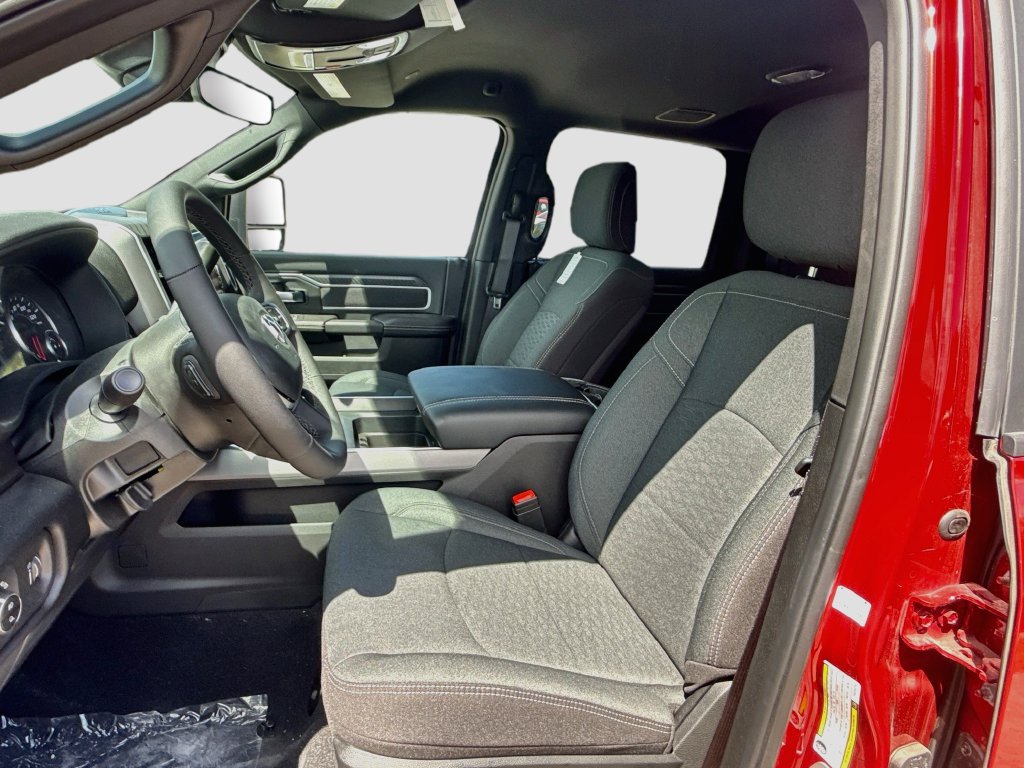 New 2026 RAM 3500 Big Horn AWD/4WD image 19