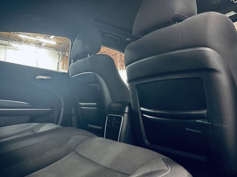 Used 2019 Dodge Charger SXT RWD image 22